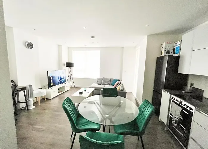 Kins Place, Beautiful 1 Bedroom Apartment Near London City Airport