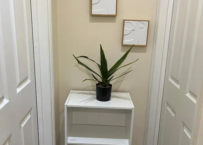 Quiet And Cozy 2 Seperate Bedrooms And 2 Bathroom With Terrace Londres
