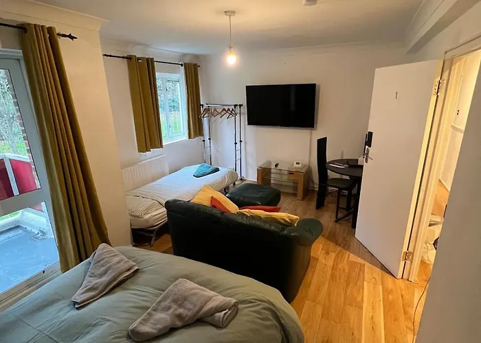 Royal Height - 3 Bed In Wembley
