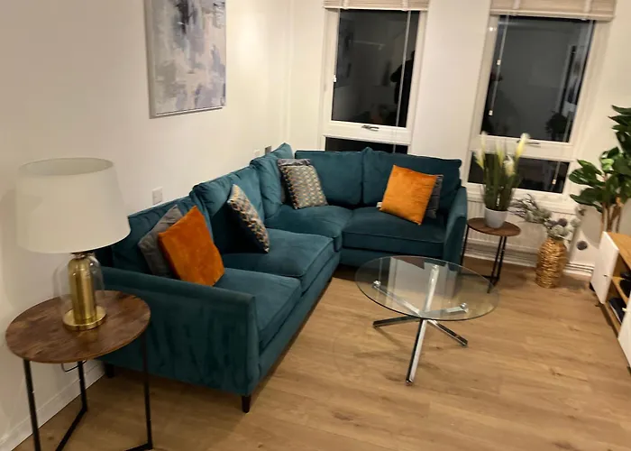 Apartment Facing Covent Garden Station London