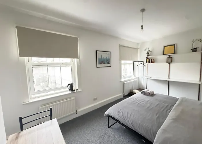 Beautiful Large Room In Central London