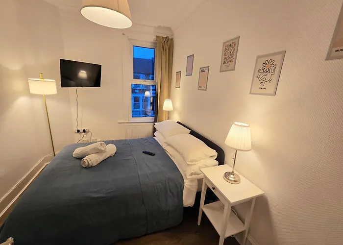 Family Flat 3 Beds Walthamstow Apartment London