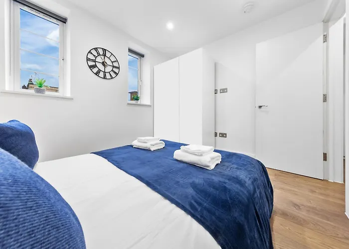 Central London Two Bedroom Serviced Apartment - Nine Elms Luxury Stay - Vauxhall & Westminster
