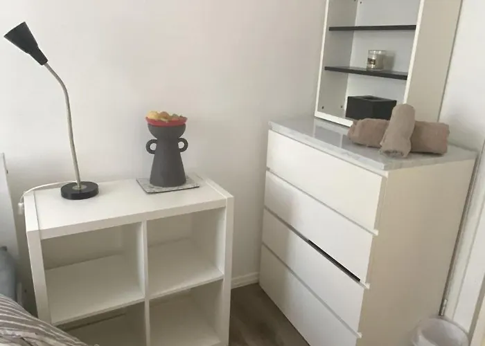 Convenient Home-Stay London