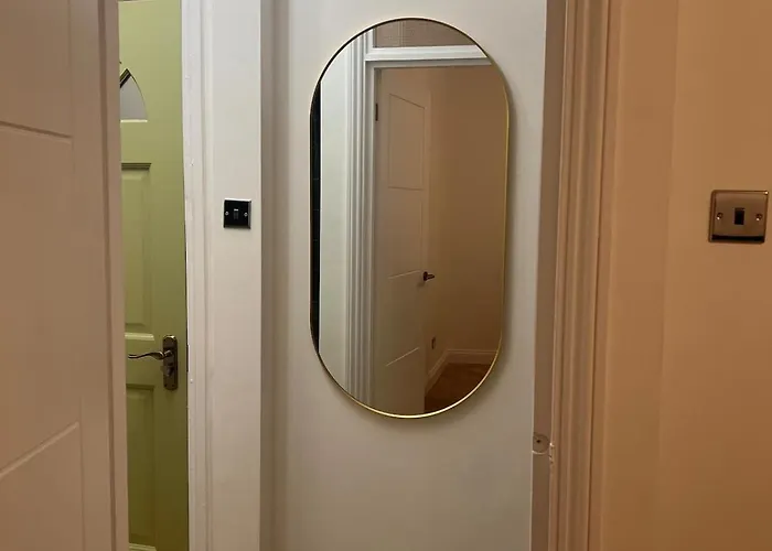 Cosy One Bedroom Flat In Newcross London