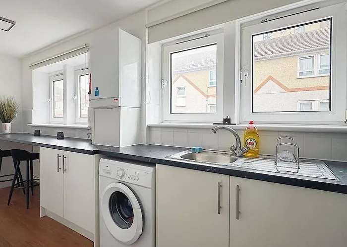 New Large 2 Bed Flat In London Apartment