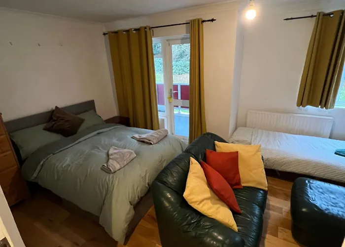 Royal Height - 3 Bed In Wembley