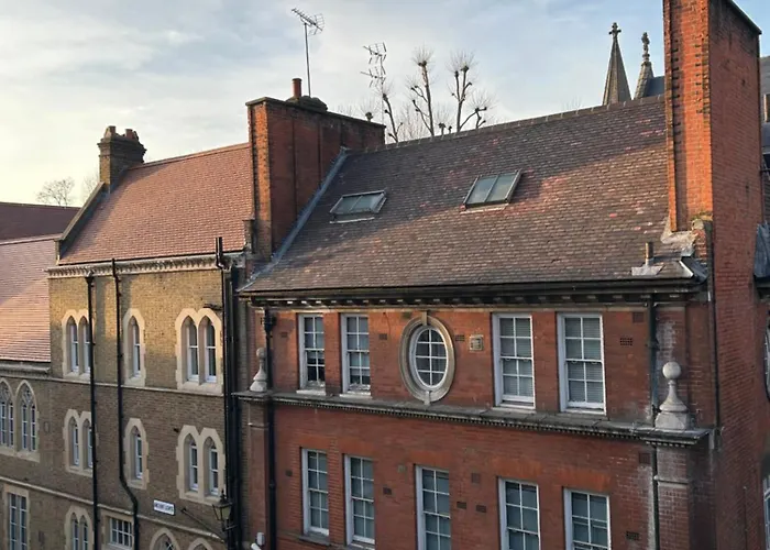 Prime Location Kensington Apartments Londra