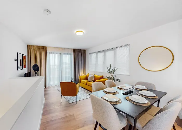 Stylish & Spacious Modern Apartments Near Dalston Kingsland Station - By Short Stories London