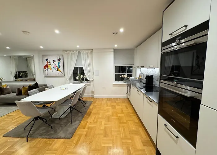 High Deluxe Standard Flat For 6 People In The Heart Of