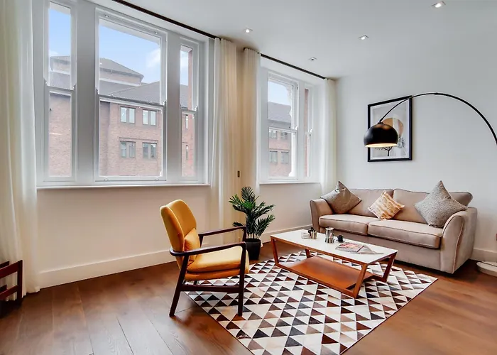 The Borough Collection Near London Bridge And Borough Market - By Short Stories London