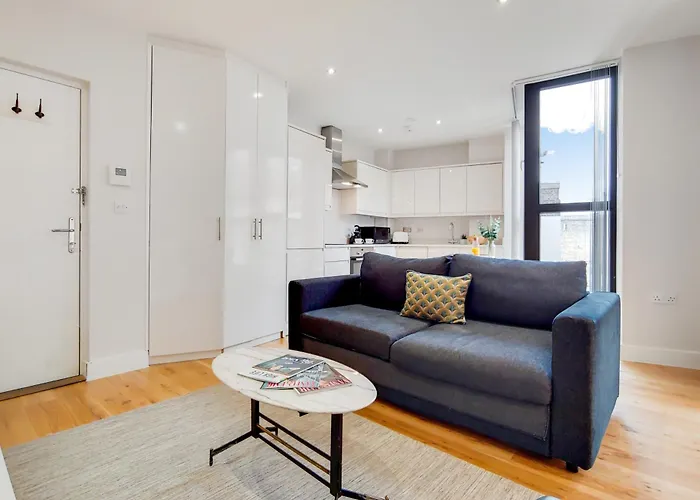 The Borough Collection Near London Bridge And Borough Market - By Short Stories London