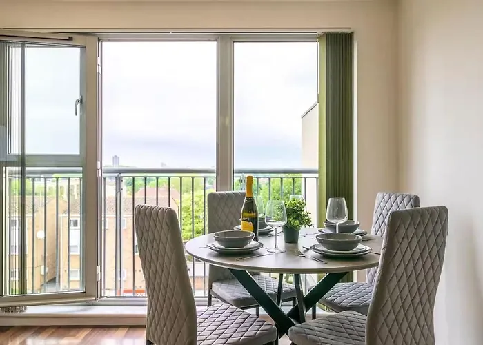 2 Bed Close To Excel London And Elizabeth Line With Wi-Fi