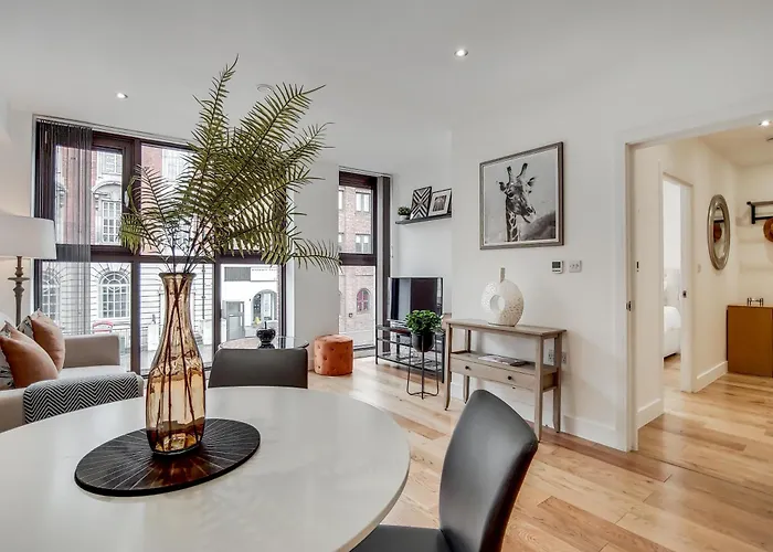 The Borough Collection Near London Bridge And Borough Market - By Short Stories London