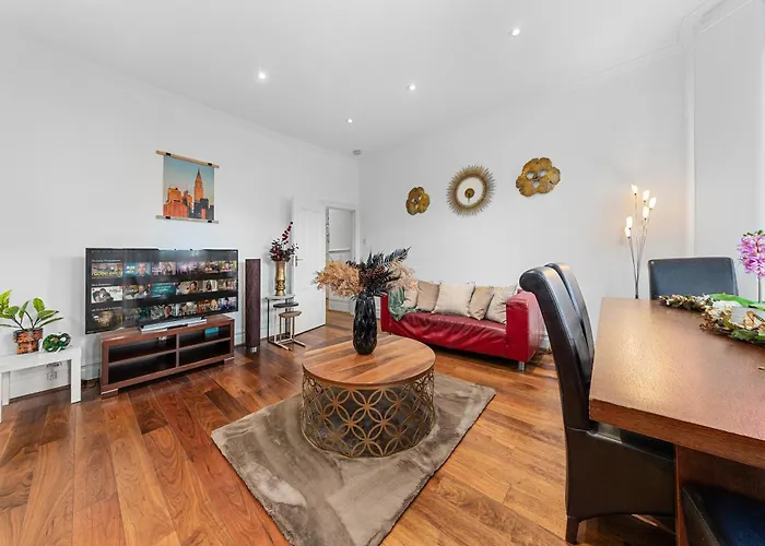 3 Bedroom Sloane Square Kings Road Chelsea Bm1