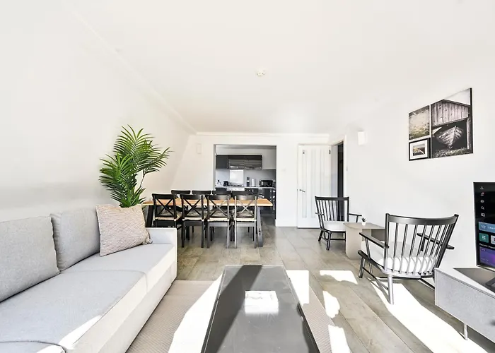 Farringdon Comfortable 3 Bed Apartments