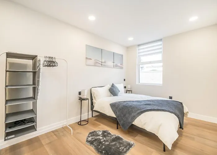 Royal Docks Cozy Studio Flat C London
