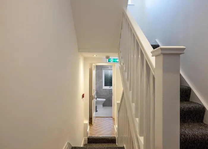 Charmstay Kensington Olympia Londra