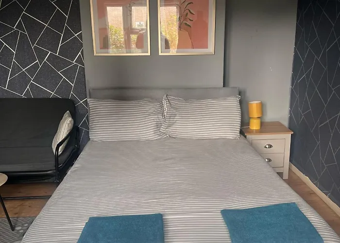 Colebert Avenue Apartment London