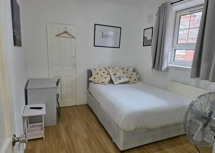 Budget Grey House Londra