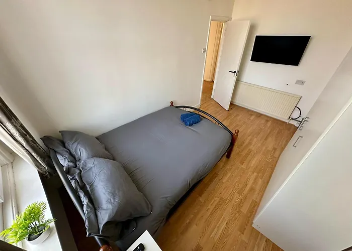356 Manor House Near Central London