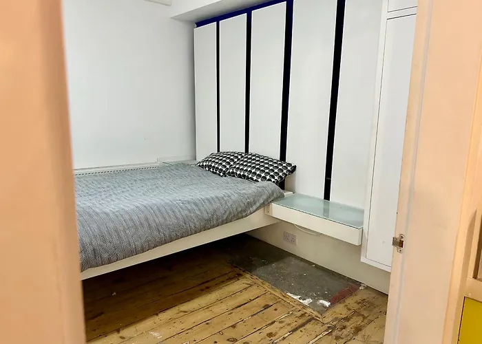 Bright Large Double Bedroom Flat