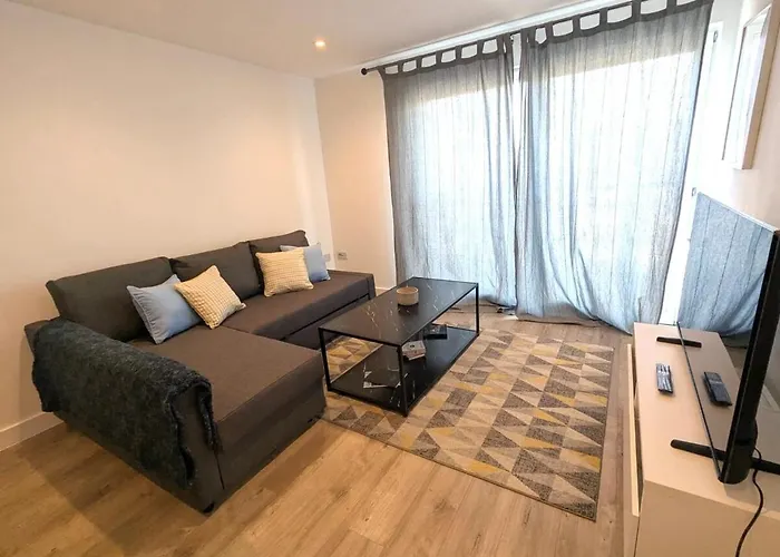 Modern Large Flat 1Min To Stockwell Station With Skyscraper View