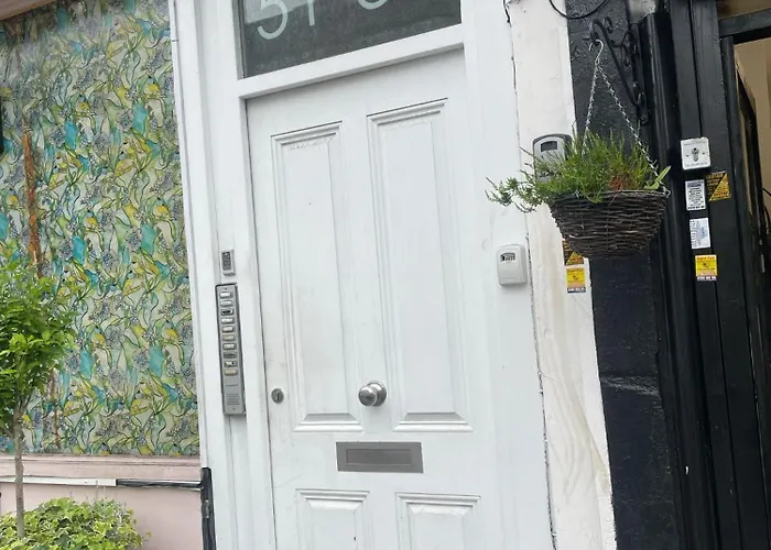 Crystal Palace Stylish Gfloor 1Bed Apartment,3 Minutes Walk To Crystal Palace Station
