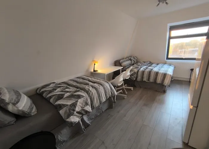 Full Equiped Rooms, Tooting Broadway Station London