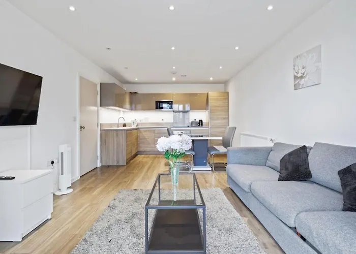 Canning Town 2 Bed