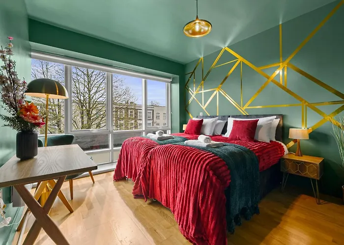Dapper Suite In Bustling Holloway, Islington By Gold Stays