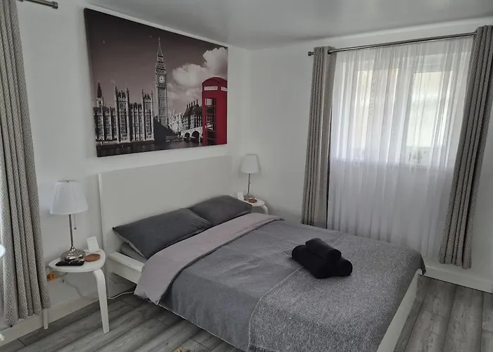 Garden Self Contained Studio In