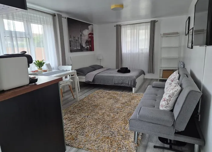 Garden Self Contained Studio In