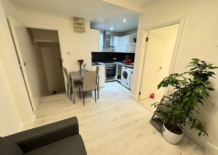 One Bedroom Flat 2Nd Floor Victoria