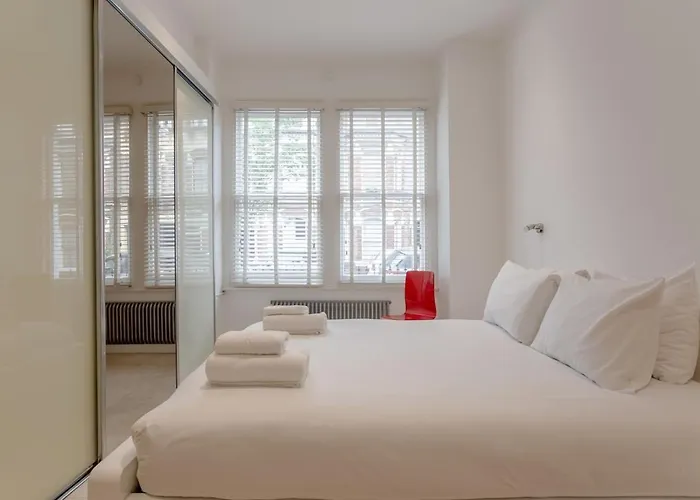 Bright Modern Large 1 Bed Flat In Battersea Clapham Junction