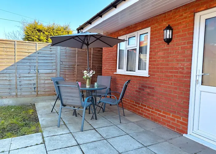 Garden 1-Bed Flat 30Min To Downtown & Free Parking