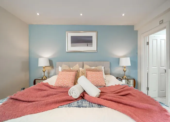 Niru Experience Hidden Gem In Chelsea 2Bd 2Ba Apartment London