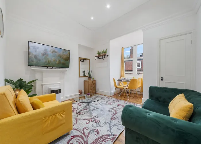 Modern 2-Bedroom Apartment On Oxford Street 8Gc London
