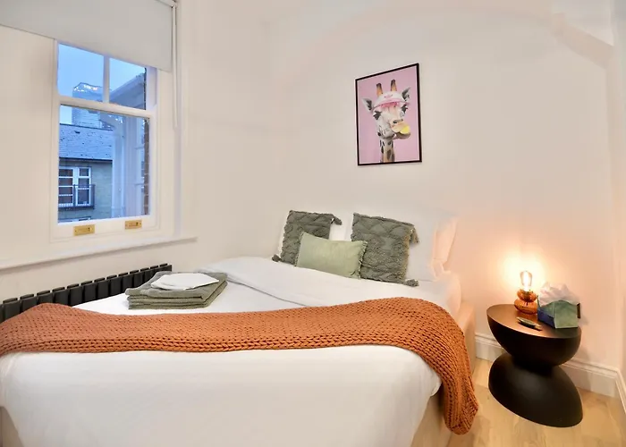 Newly Refurbished W/ River Views