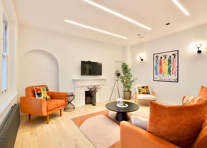 Newly Refurbished W/ River Views