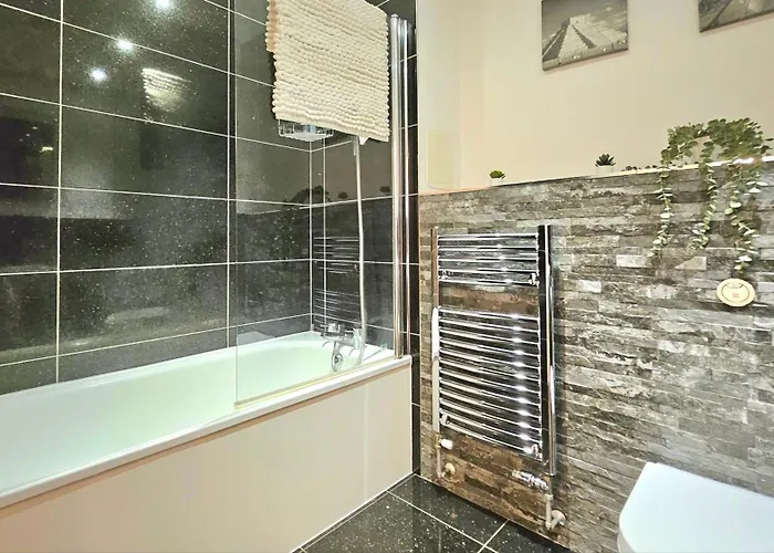 Athera - Festival Quarter, Canary Wharf 2 Bed, 2 Bath With Balcony And Gym Facility