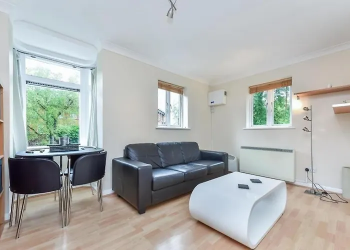 1 Bedroom Flat In Canada Water