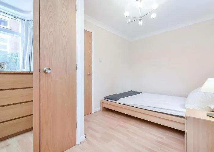 1 Bedroom Flat In Canada Water London