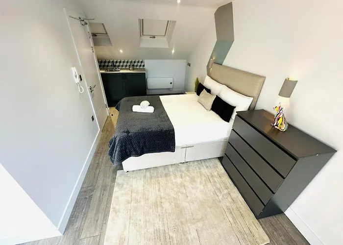 Wandsworth House - No 17 - Luxury Urban Rooms