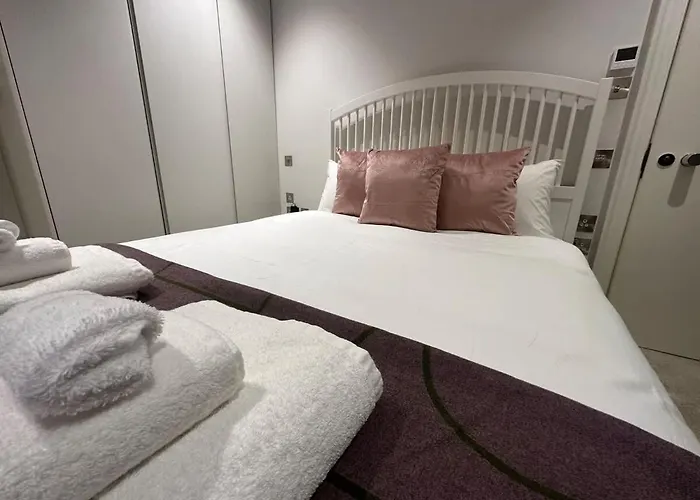 Sg, Chic Covent Garden Apartment London