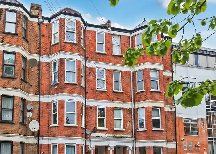 Ground Floor Sleeps 4, Zone 2 Close To Central Victoria Line