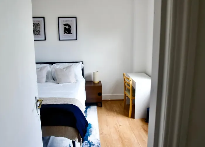 Spacious 2 Bed , 8Min To Stratford Station, Sleeps 6