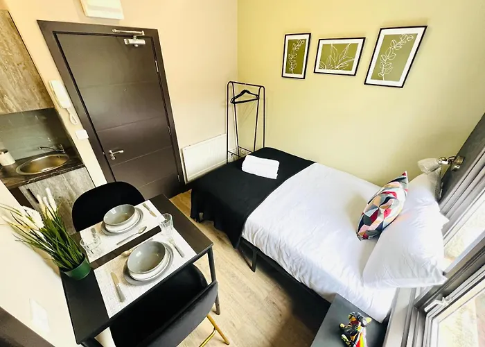 Caledonian House - Vibrant City Vibe Suites