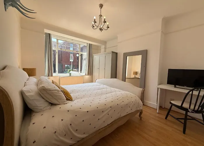 Lovely 4 Bedroom House In Southfields Near Wimbledon