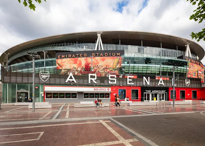 Stylish 2-Bed Retreat Steps From Emirates Stadium